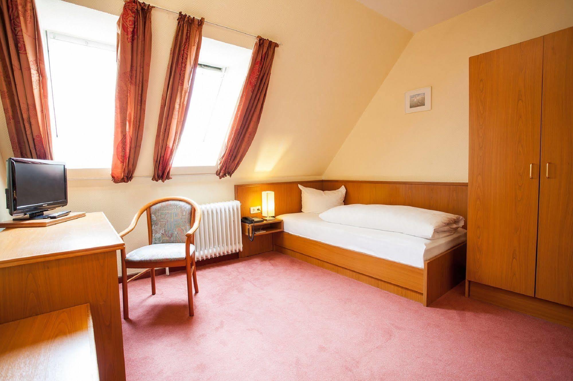 Hotel Alter Wolf Wolfsburg Luaran gambar